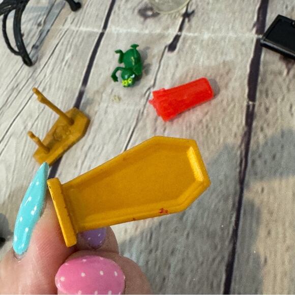 Monster High Assorted Lot of Doll Accessories - Picture 5 of 5